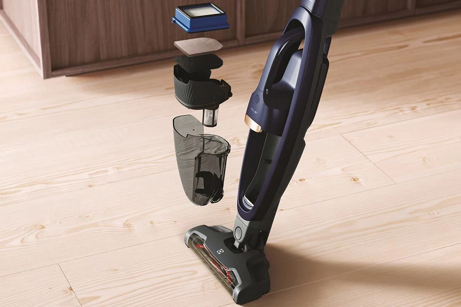 Electrolux WellQ7 Cordless 2-in-1 Pet Stick Vacuum - Indigo Blue (EHVS35P2AI) 5 Electrolux WellQ7 Cordless 2-in-1 Pet Stick Vacuum - Indigo Blue (EHVS35P2AI) - Image 3